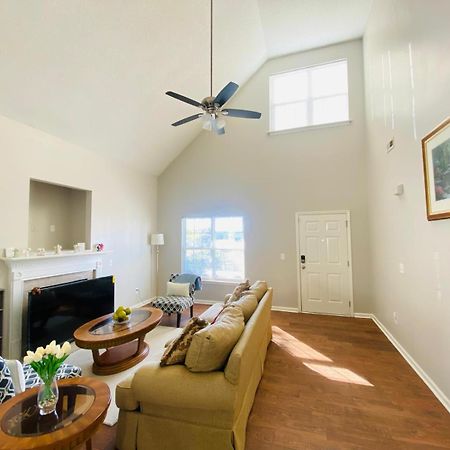 Spacious Room With Shared Bathroom Raleigh Exteriér fotografie