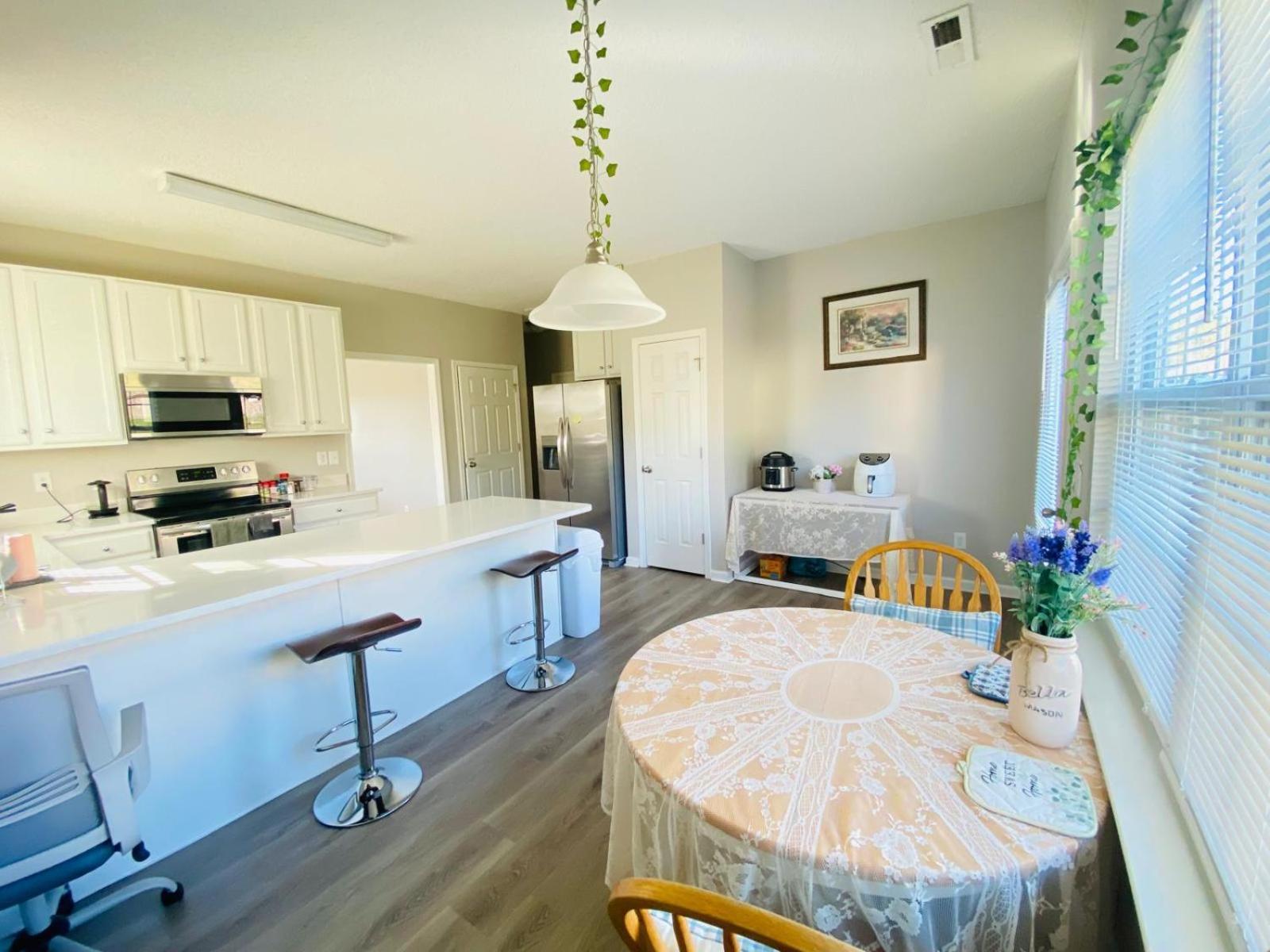 Spacious Room With Shared Bathroom Raleigh Exteriér fotografie