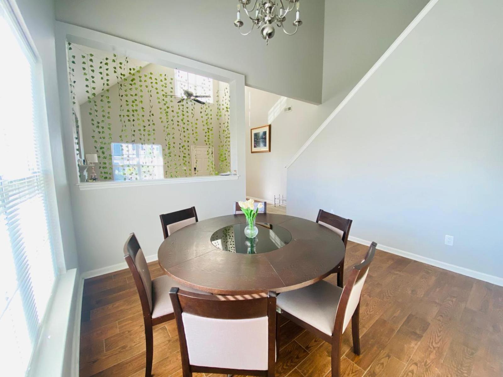 Spacious Room With Shared Bathroom Raleigh Exteriér fotografie